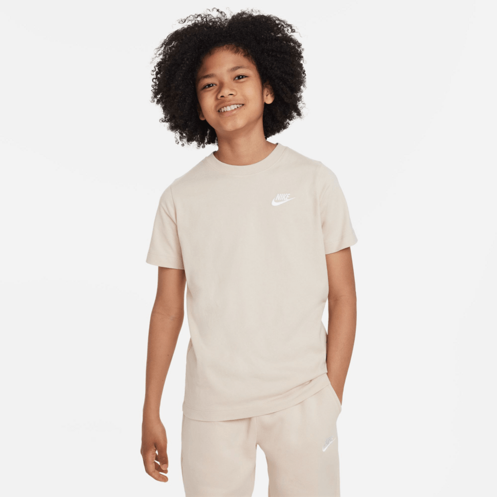 POLERA NIKE NSW TEE EMB FUTURA JOVEN