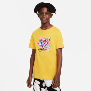 POLERA NIKE NSW TEE WILDCARD 3 JOVEN
